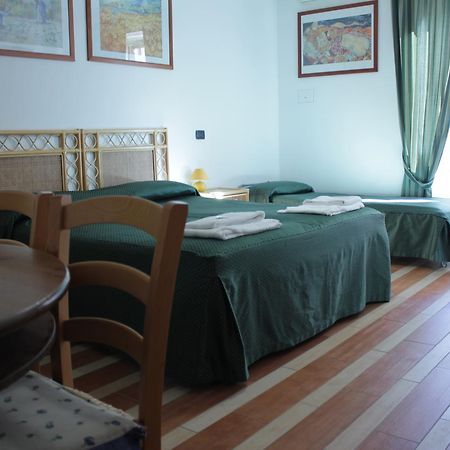 Tourist House Roma Aparthotel Bagian luar foto