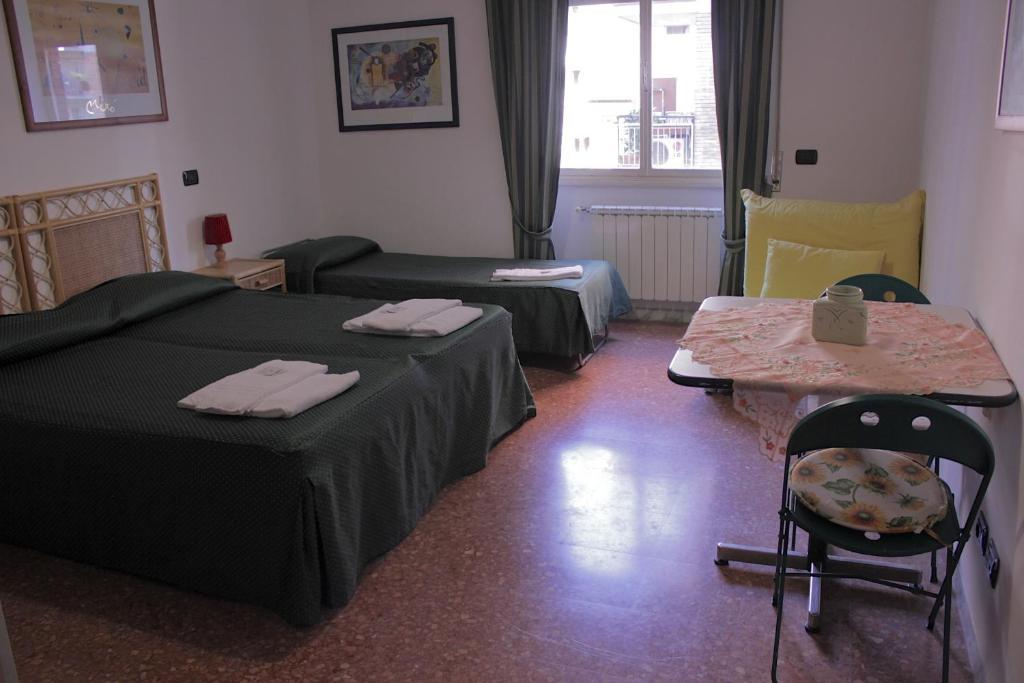 Tourist House Roma Aparthotel Ruang foto