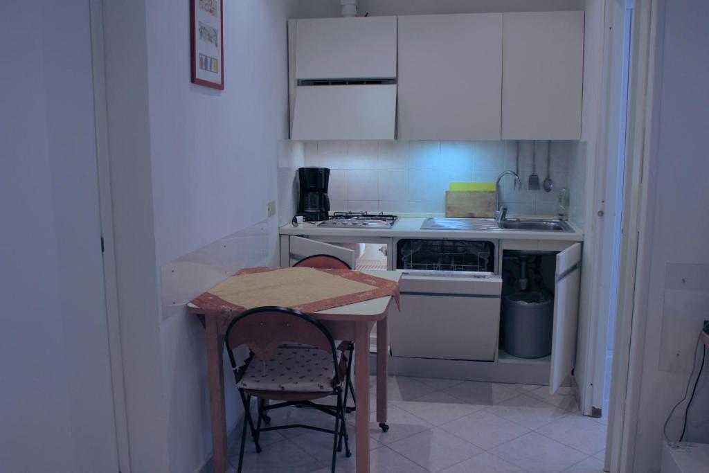 Tourist House Roma Aparthotel Ruang foto