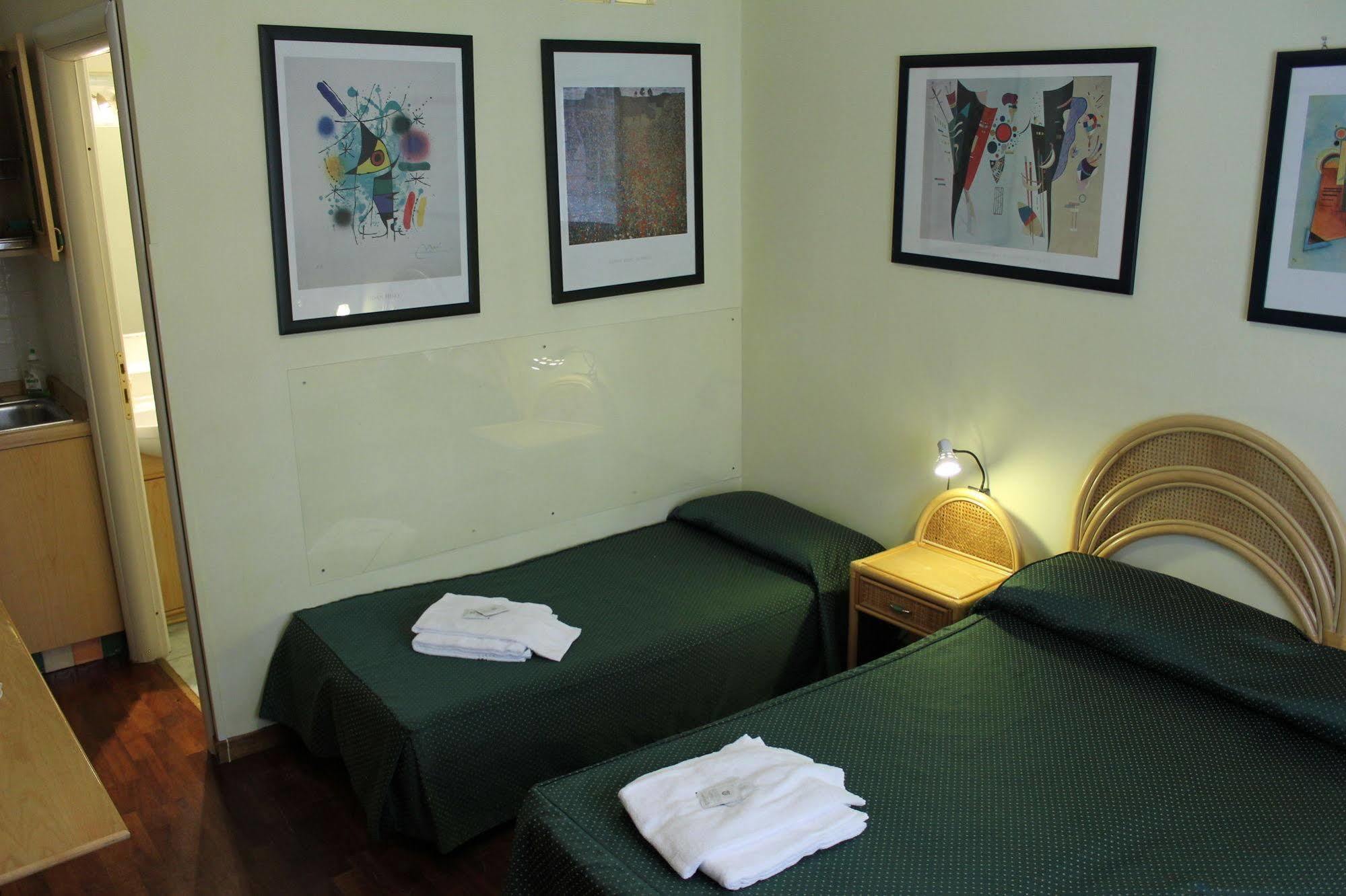 Tourist House Roma Aparthotel Bagian luar foto