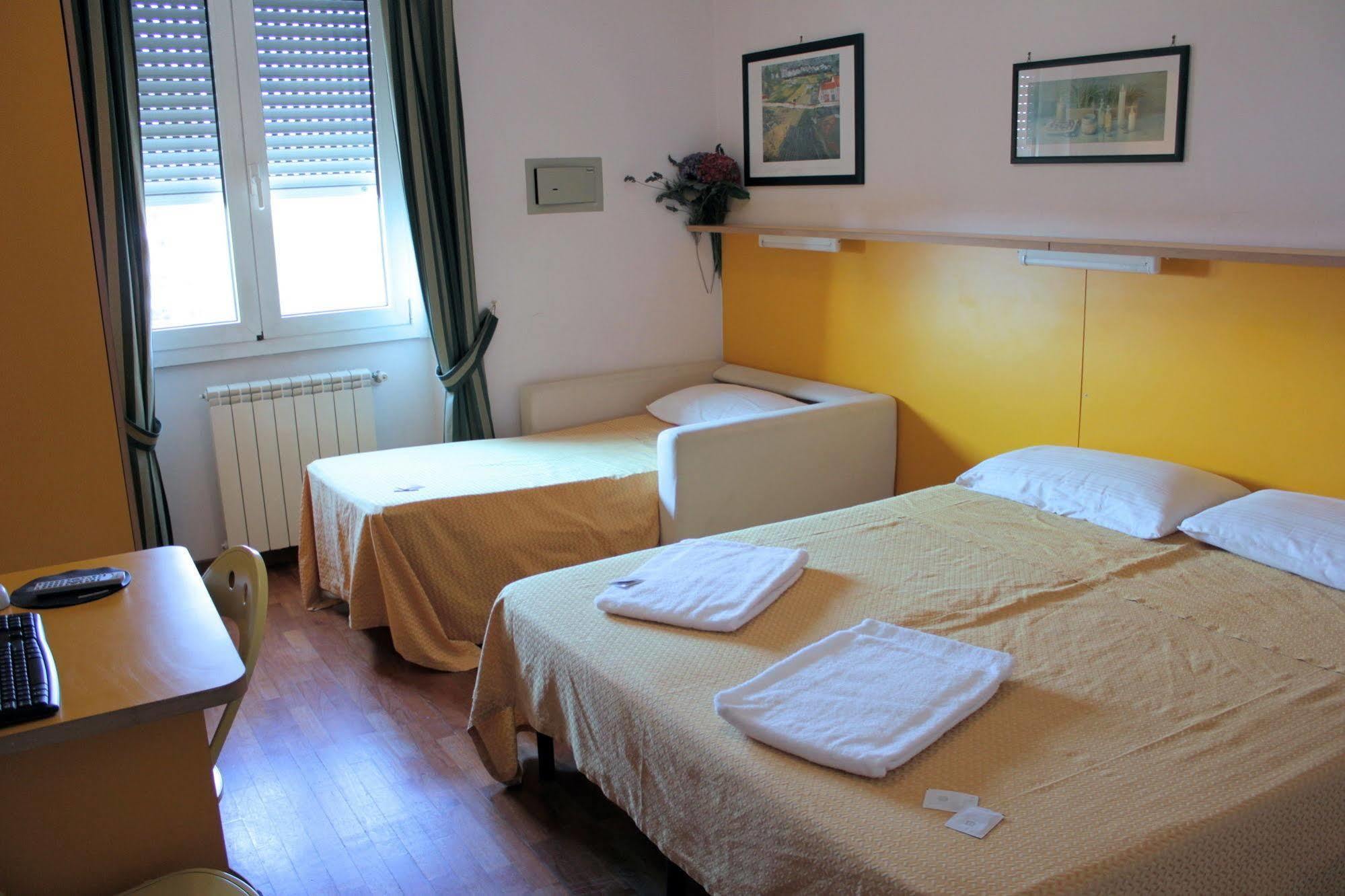 Tourist House Roma Aparthotel Bagian luar foto