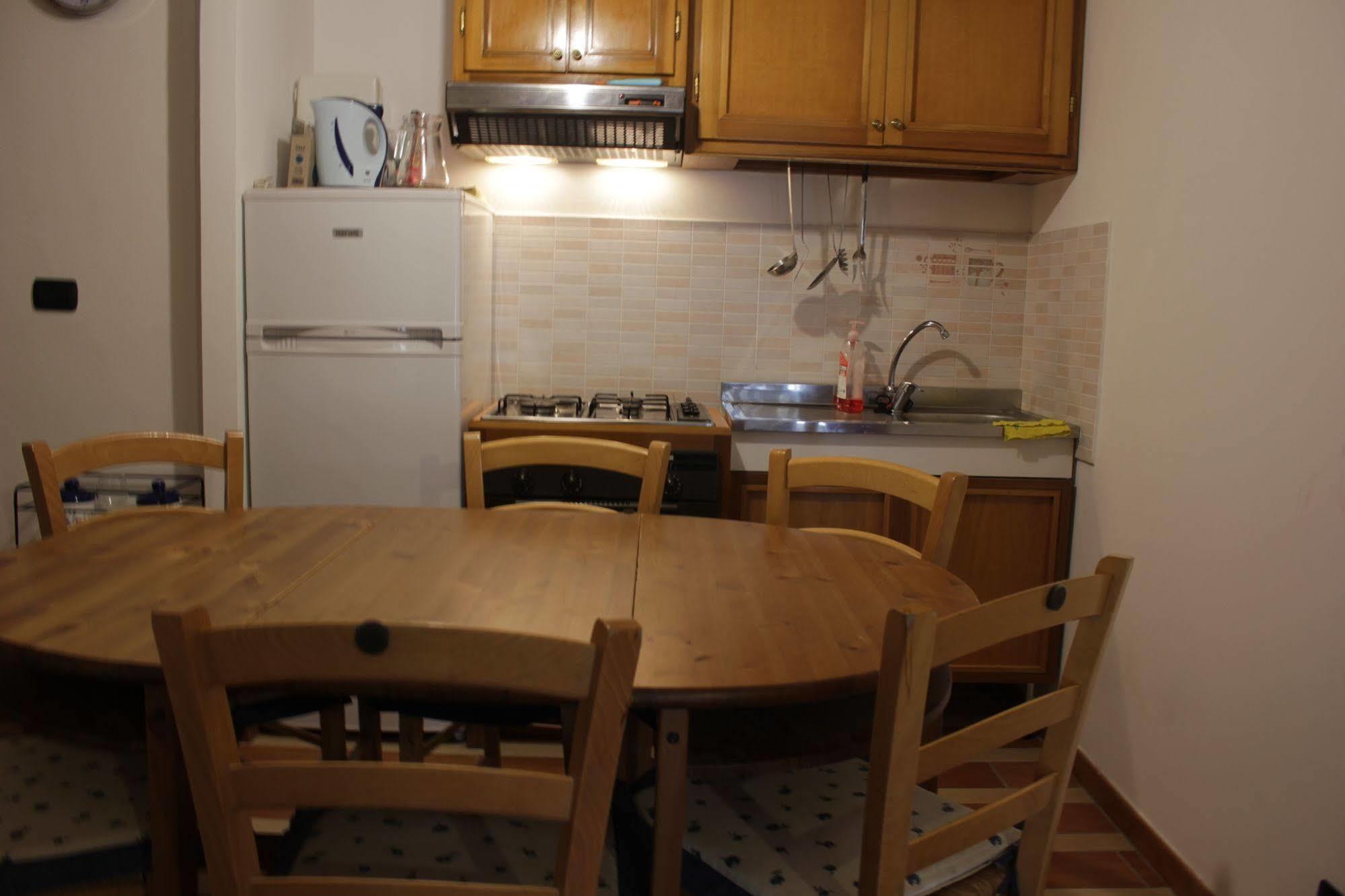 Tourist House Roma Aparthotel Bagian luar foto