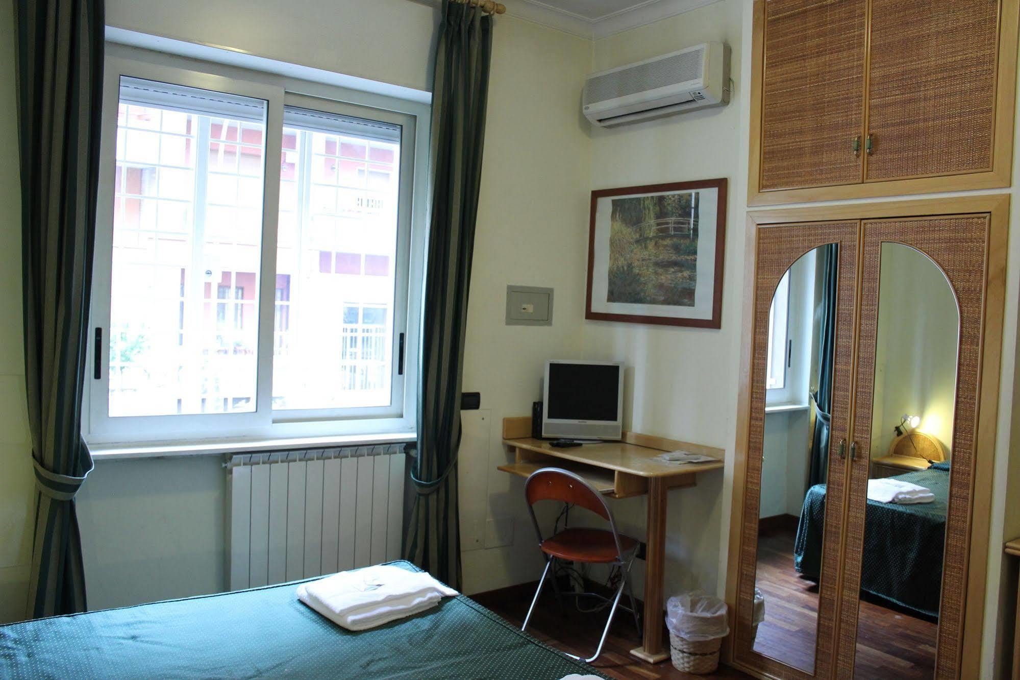 Tourist House Roma Aparthotel Bagian luar foto