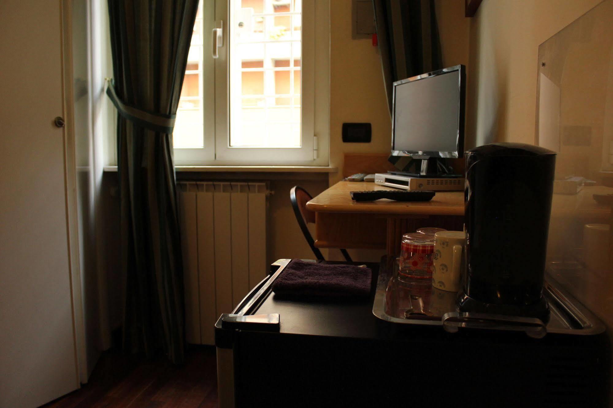Tourist House Roma Aparthotel Bagian luar foto