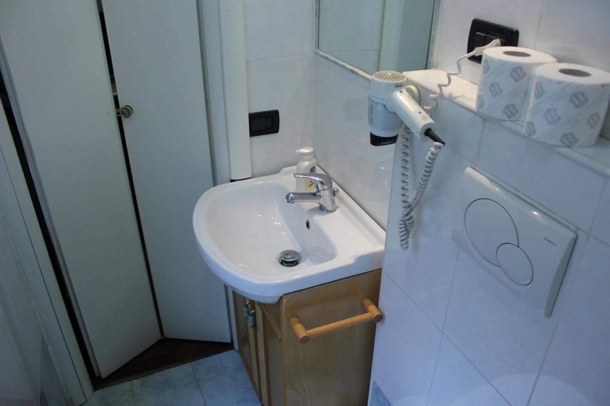 Tourist House Roma Aparthotel Bagian luar foto