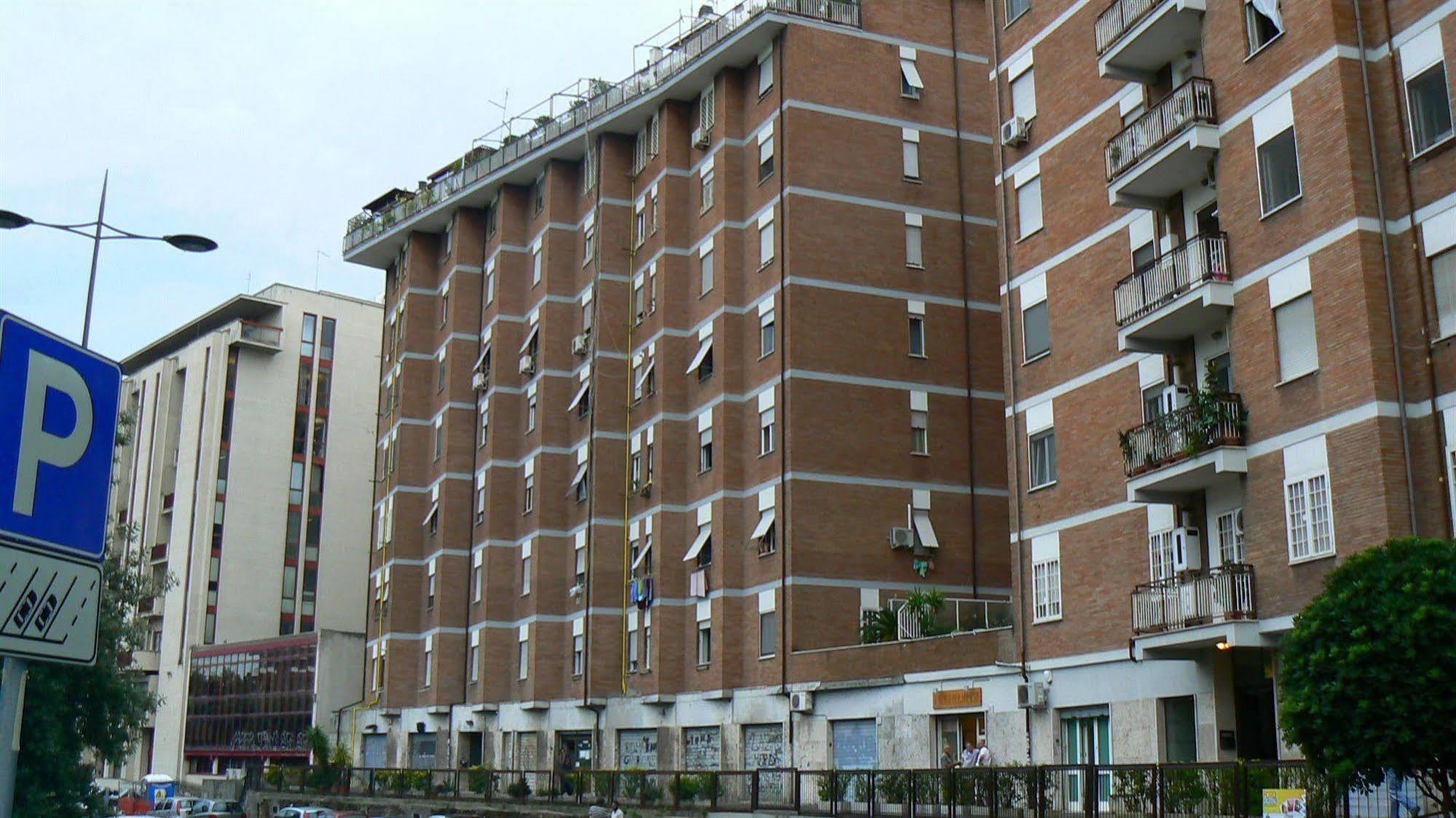 Tourist House Roma Aparthotel Bagian luar foto