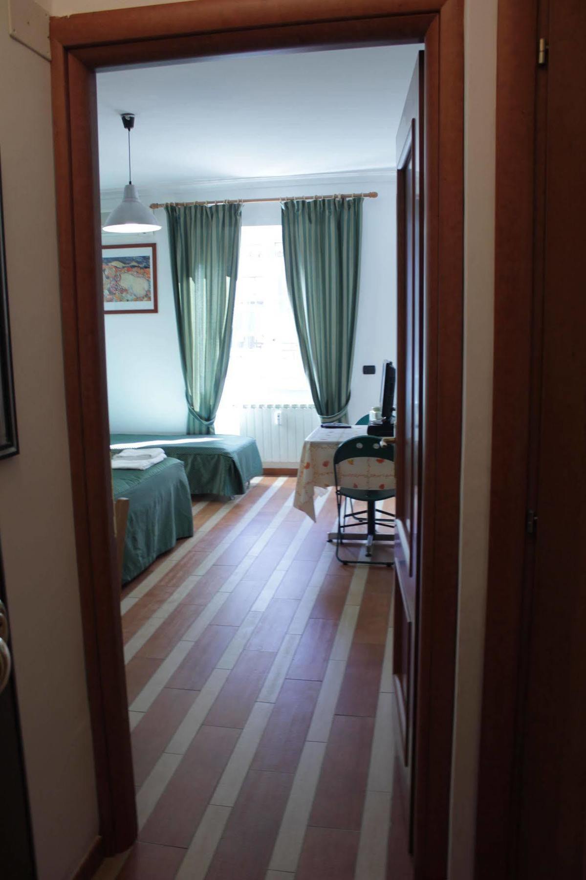 Tourist House Roma Aparthotel Bagian luar foto